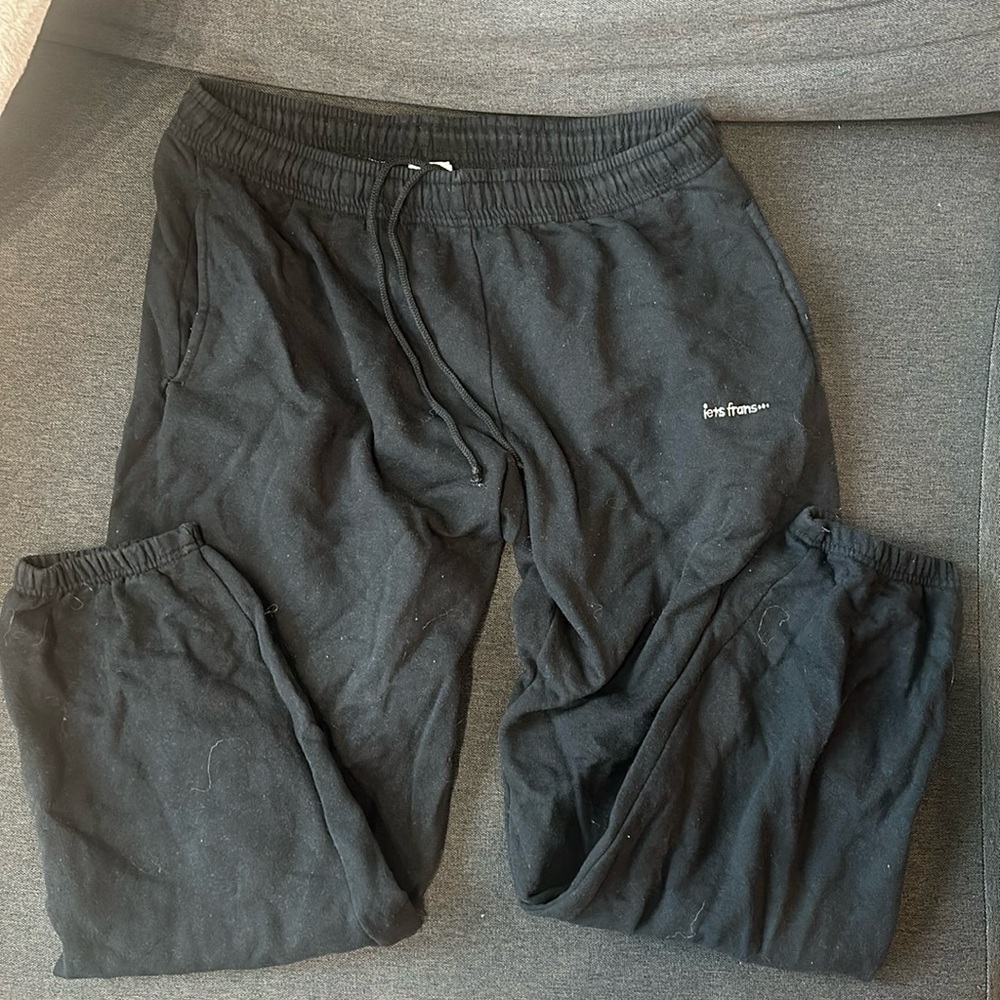 Iets Frans… black sweatpants with cuff at bottom
